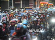 Pemudik Sepeda Motor Padati Jalur Kalimalang Bekasi