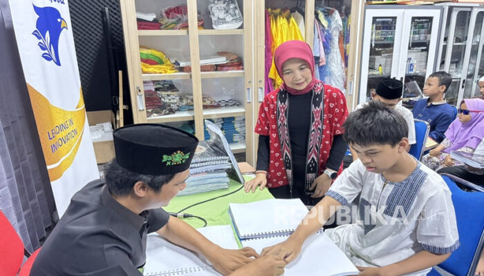 Garudafood Salurkan Puluhan Alquran Braille untuk Pelajar Disabilitas Netra