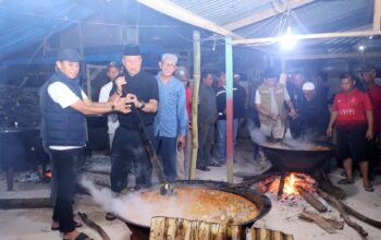 Mengacau Gulai, Menjemput Aspirasi: Wirman Putra Serap Harapan Warga di Depan Tungku Api