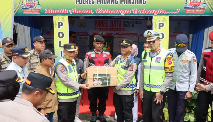 Kapolres Padang Panjang Terima Kunjungan Kapolda Sumbar di Pos Pam Lembah Anai
